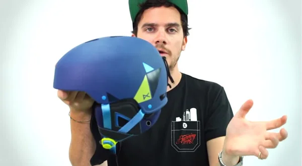 How to choose your snowboard helmet and protection